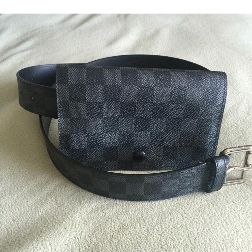 LV Fanny Pack* BLACK Damier print  w/pouchet belt!